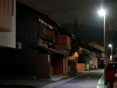 夜間訪問
