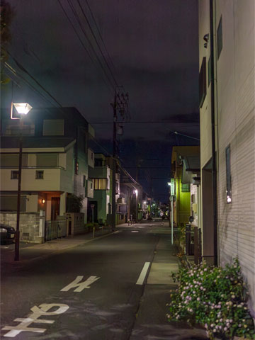 夜間の単発連続訪問