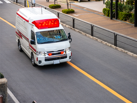 救急車への同行